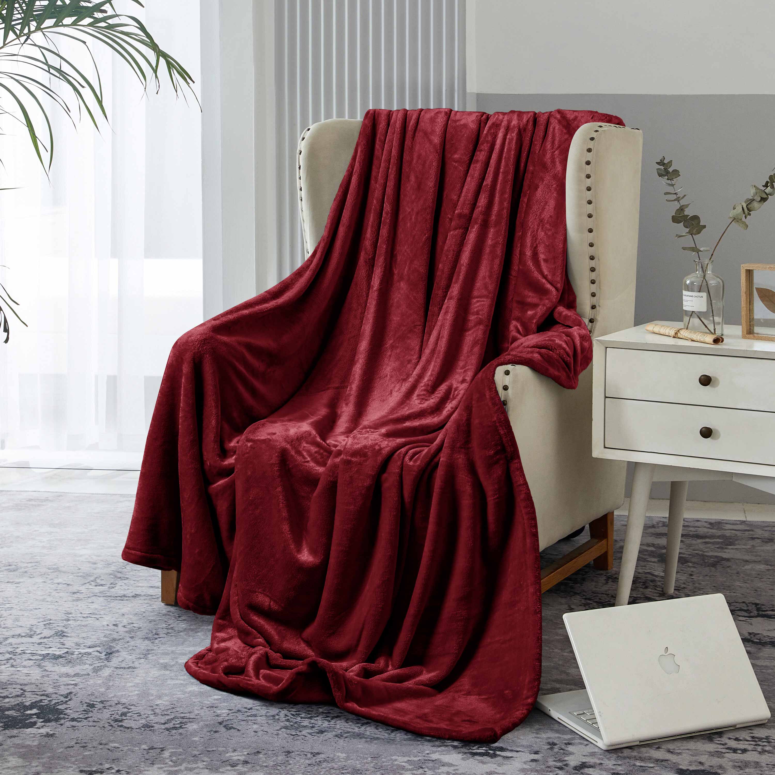 Warm Embrace Fleece Blanket Burgundy
