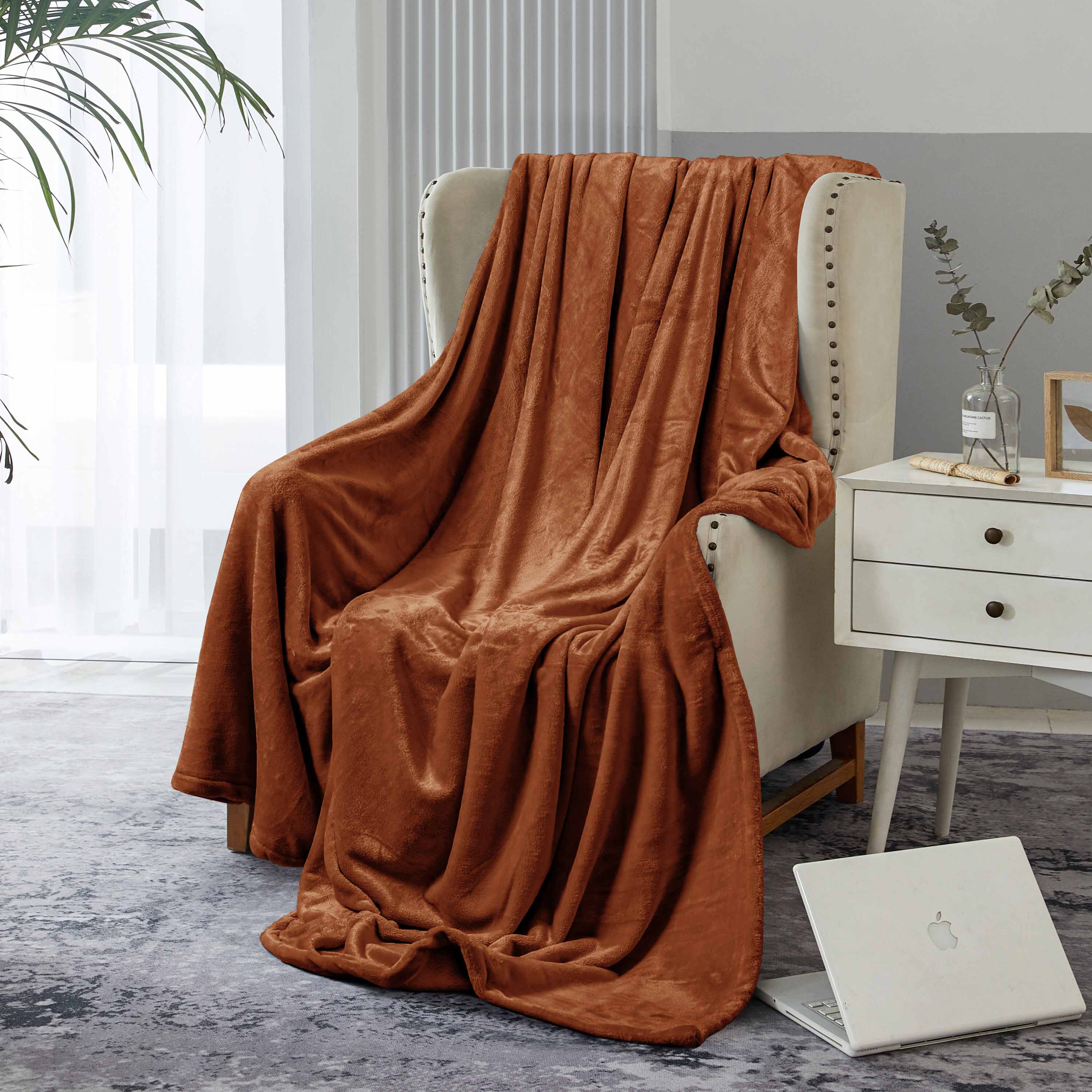 Warm Embrace Fleece Blanket Rust