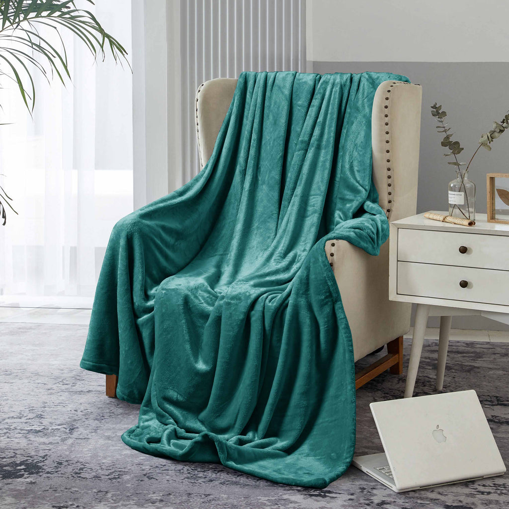 Warm Embrace Fleece Blanket Teal