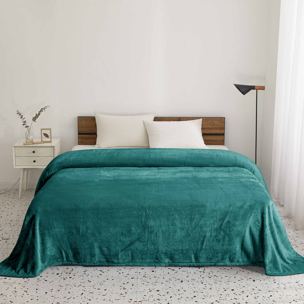 Warm Embrace Fleece Blanket Teal